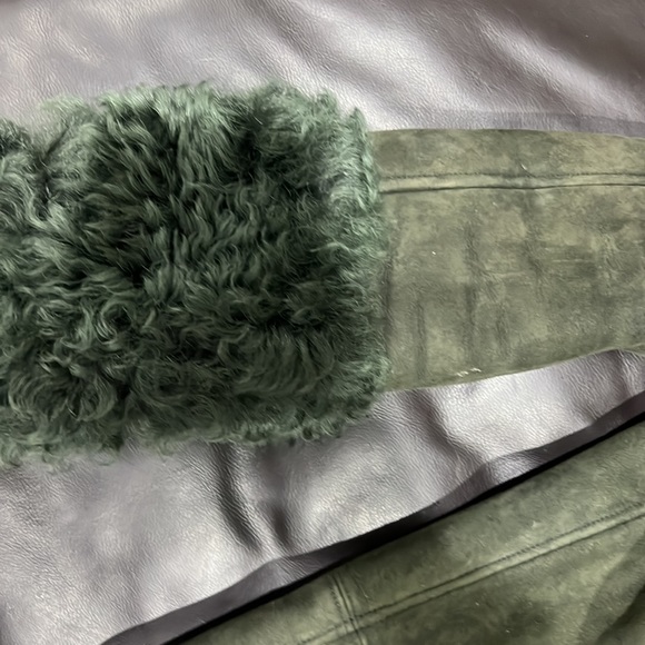 Longchamp shearling sheep skin winter coat in green with black leather pockets - Picture 6 of 8